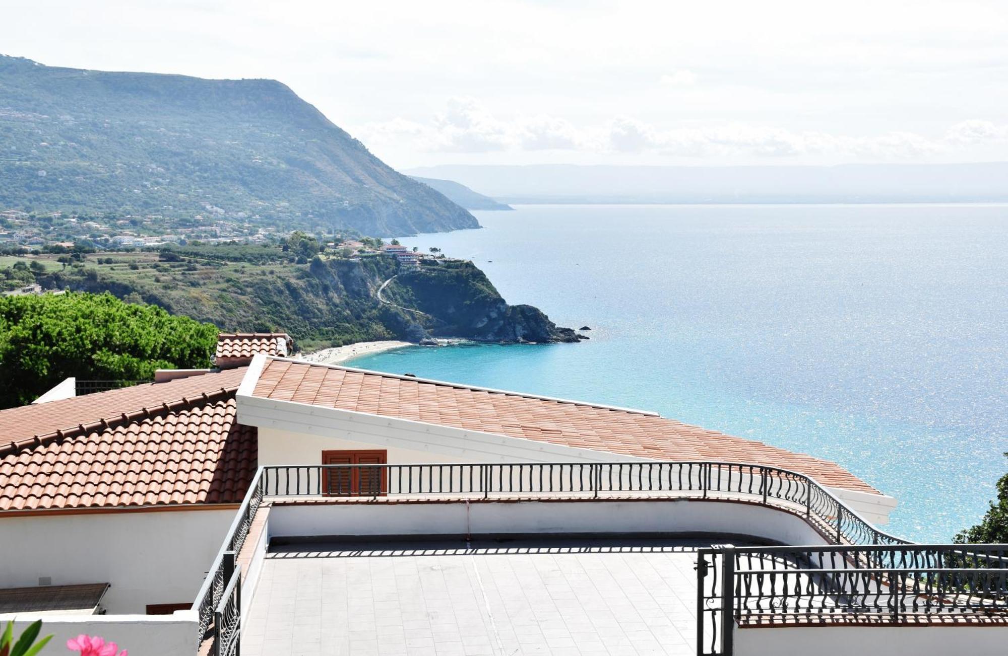 Calabria Beach Villa'S Capo Vaticano Eksteriør bilde